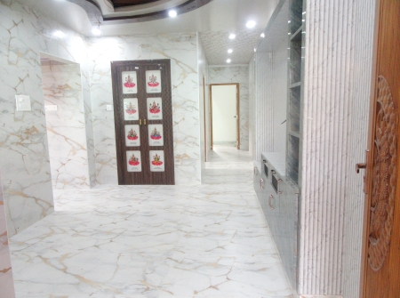 1759682033-2) Li id 363 - First Floor Hall.JPG